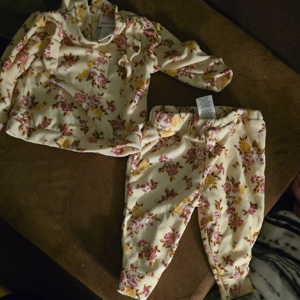 Little Lass Floral Pajama Set - Cream and Pink